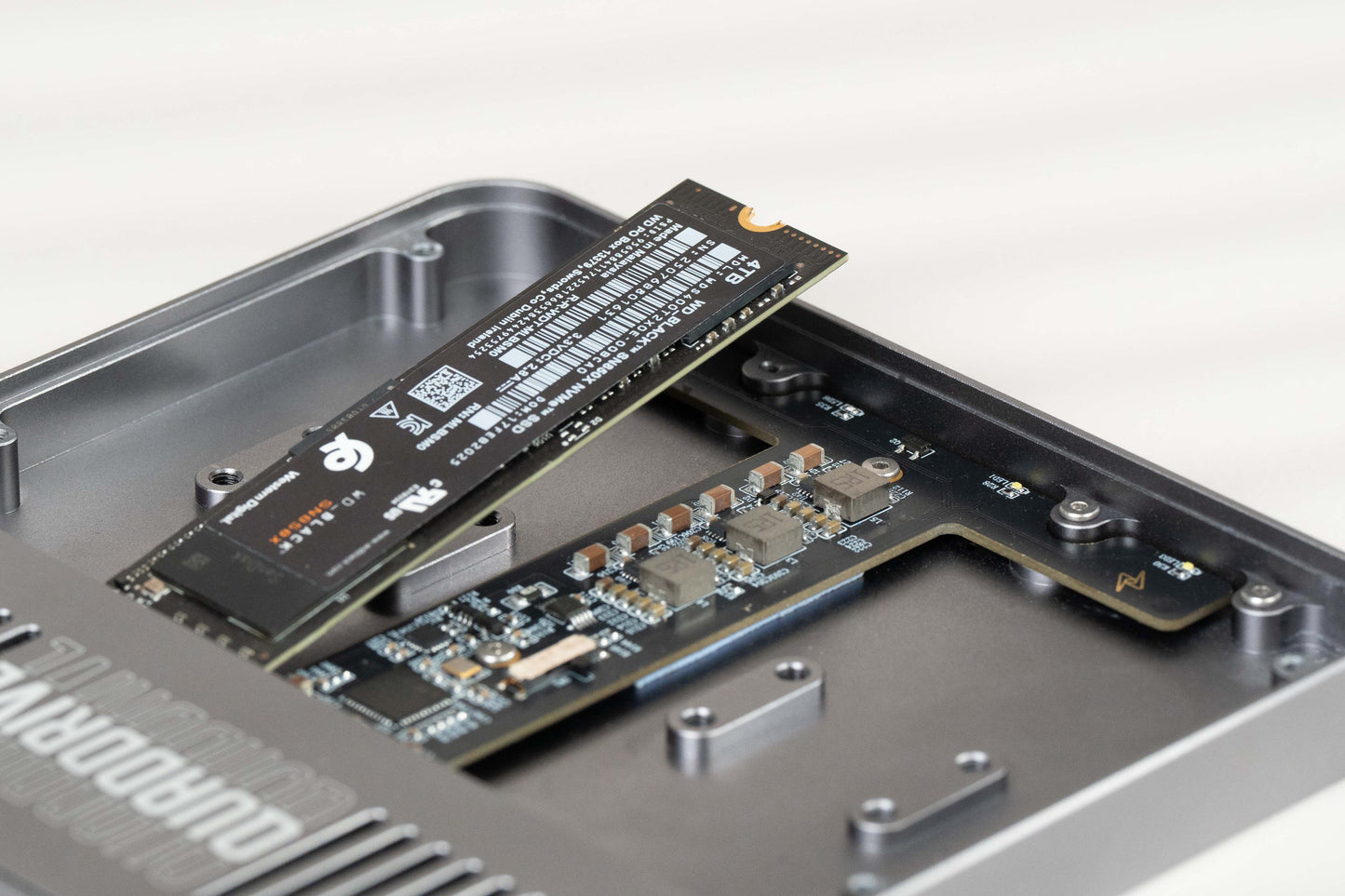 QuadDrive: A 4-Bay USB4 SSD Drive Enclosure