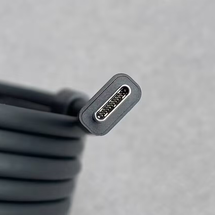 Thunderbolt 3 Extended Cable (40Gbps, 6.6ft/2m)