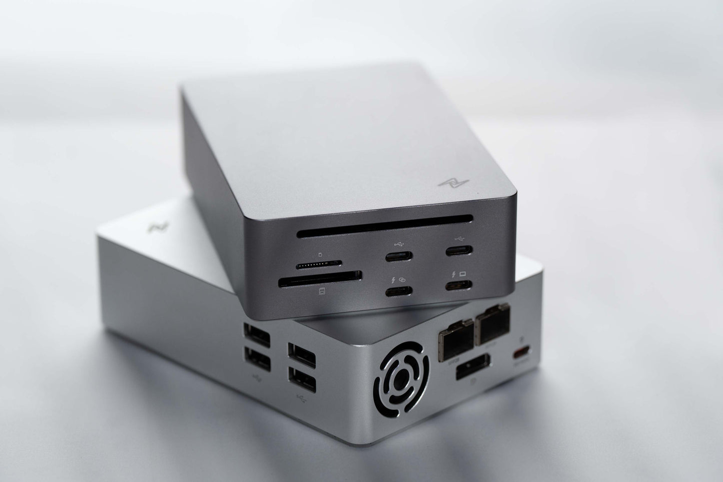 LightOne 25GbE Thunderbolt Docking Station