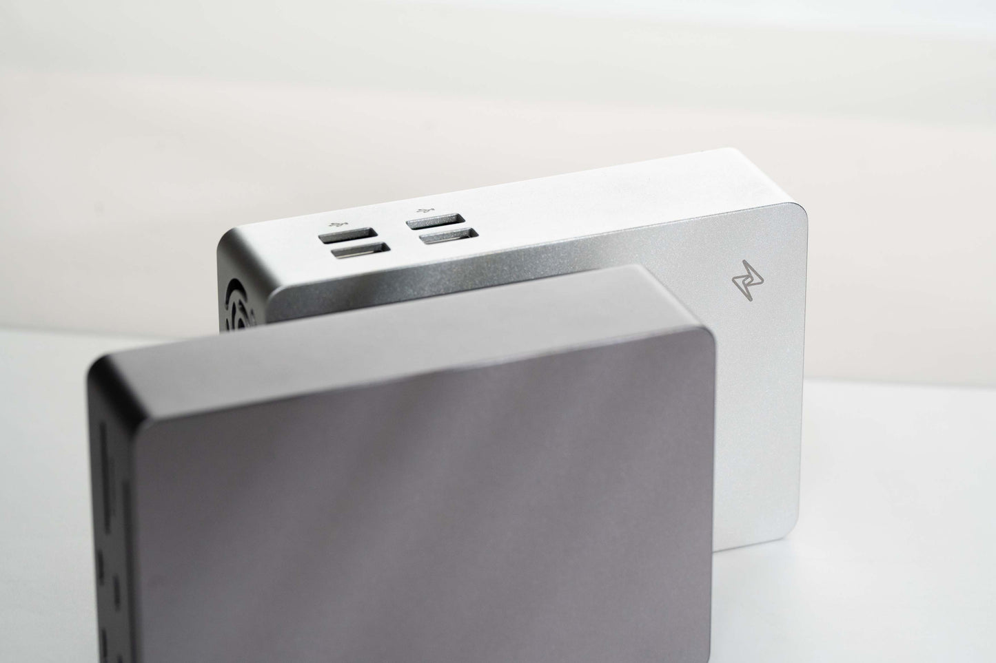 LightOne 25GbE Thunderbolt Docking Station