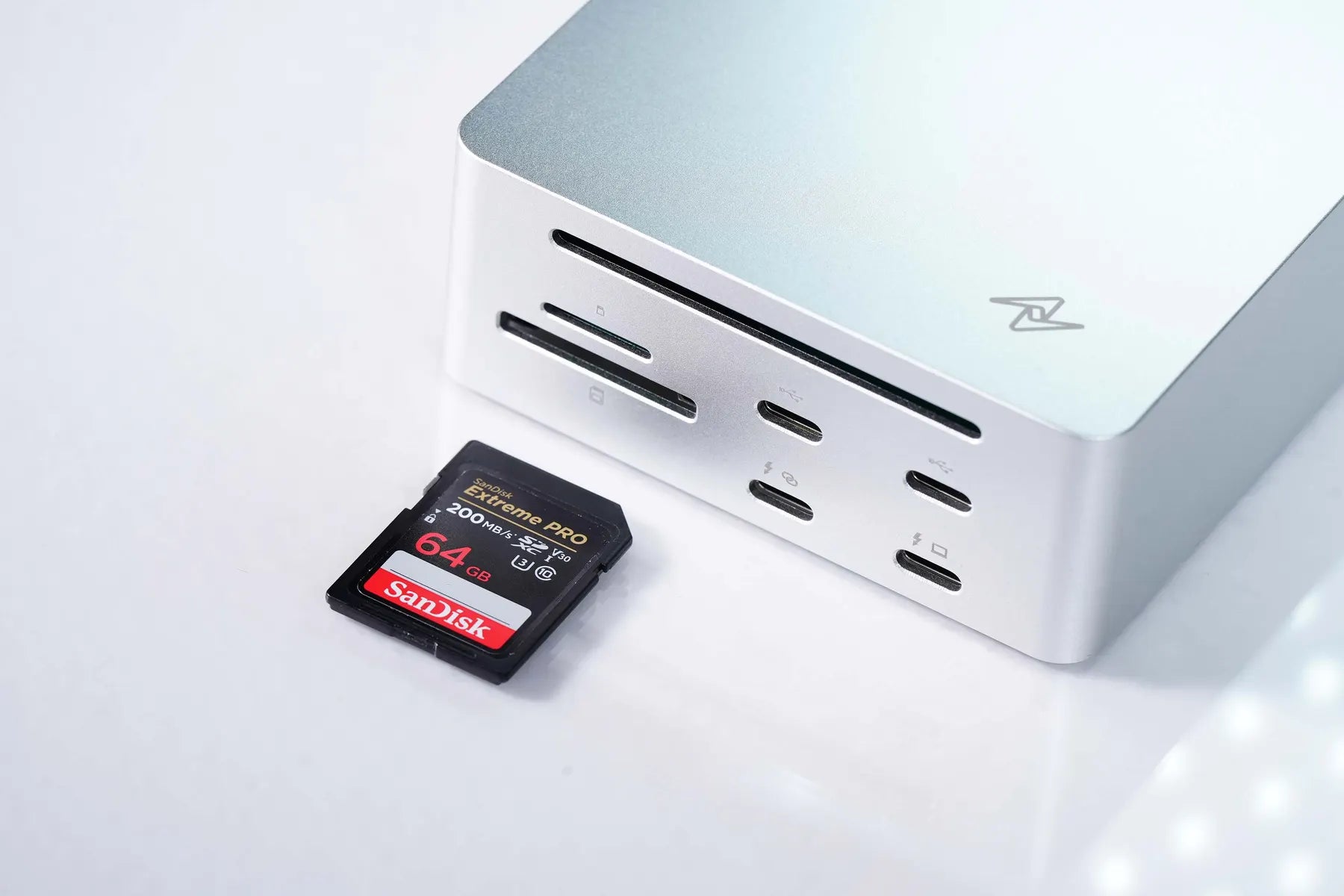 LightOne front I/O with SD card reader, TF card reader, USB-C ports, and Thunderbolt ports